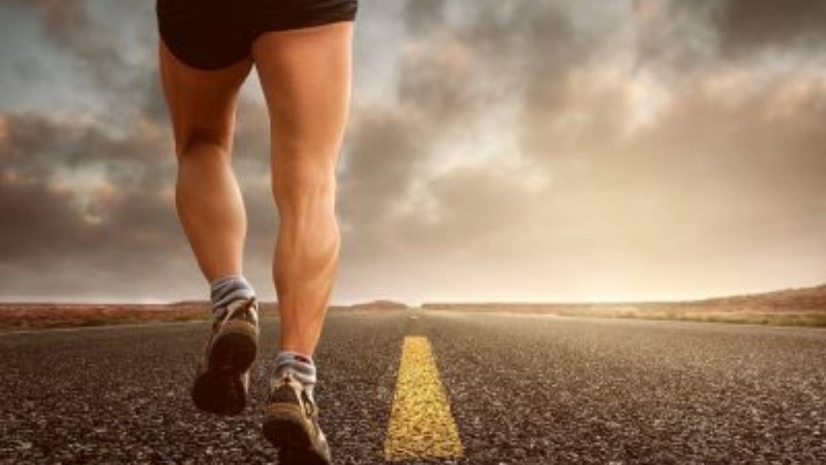 How do I Train to Run the Fastest Mile?