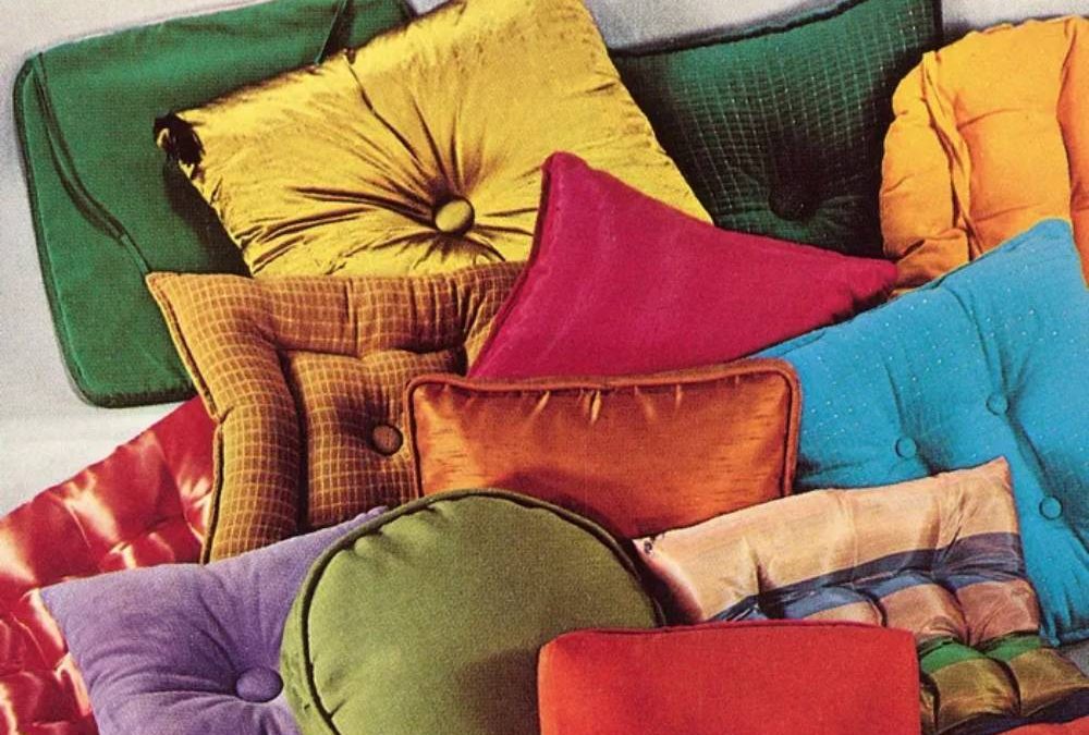 Stylish And Modern Pillows For Luxurious Room Decor