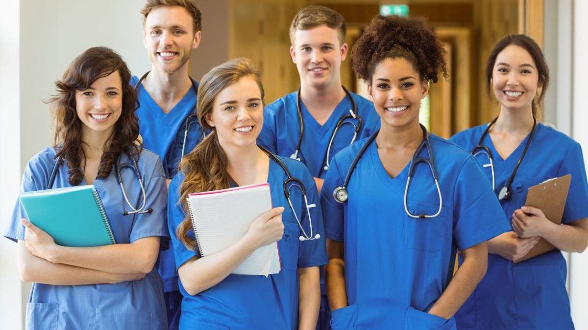 5 Reasons To Study Healthcare