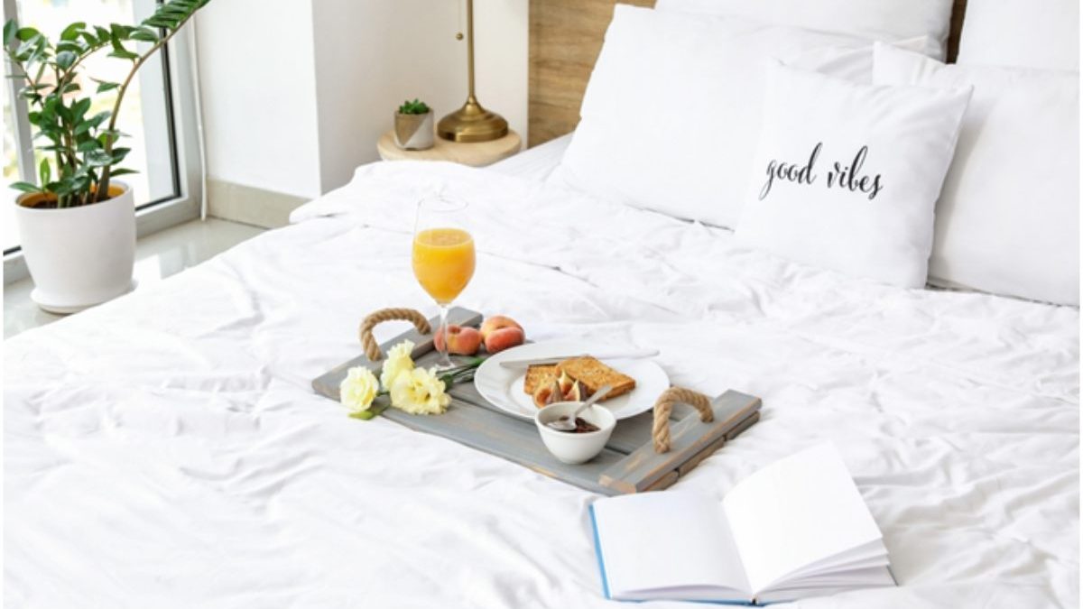 8 Tips for Serving Mom Breakfast in Bed This Mother’s Day