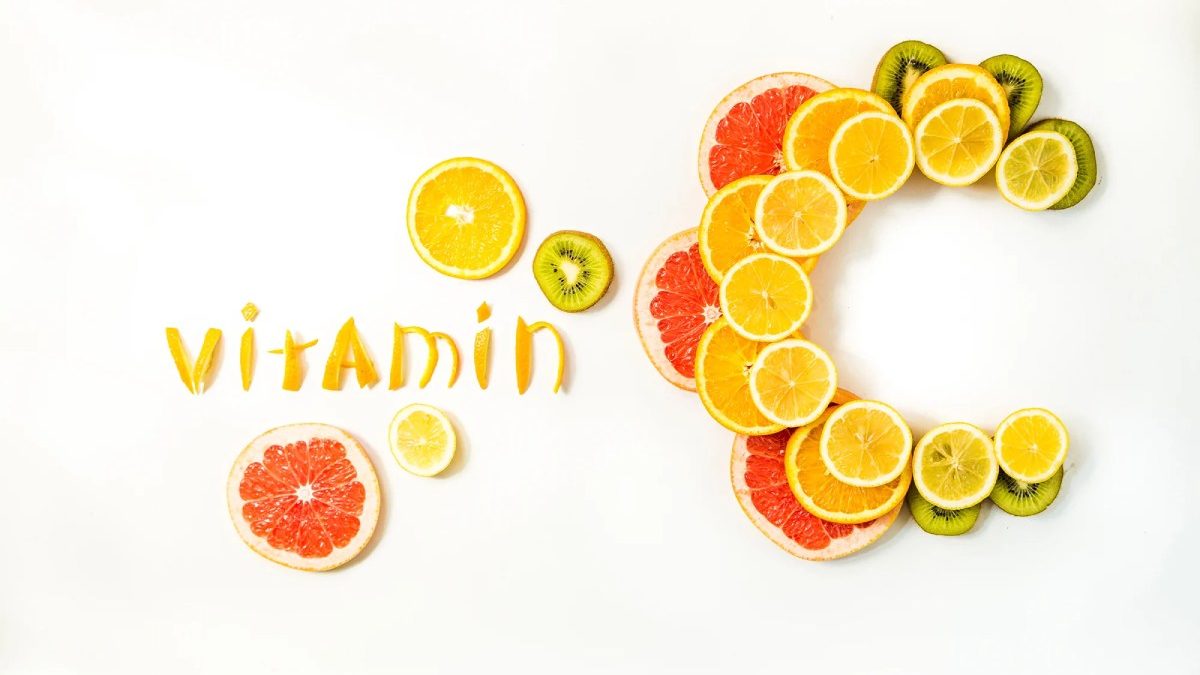 Vitamin C and Immune System Health: The Dynamic Duo of Fighting Illness