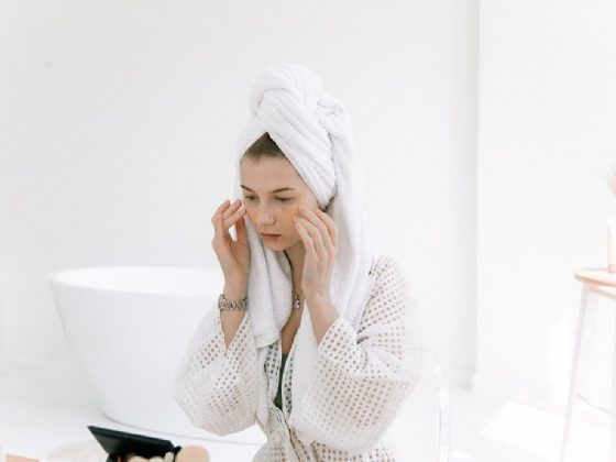 Six Benefits of Buying Skin Care Products Online