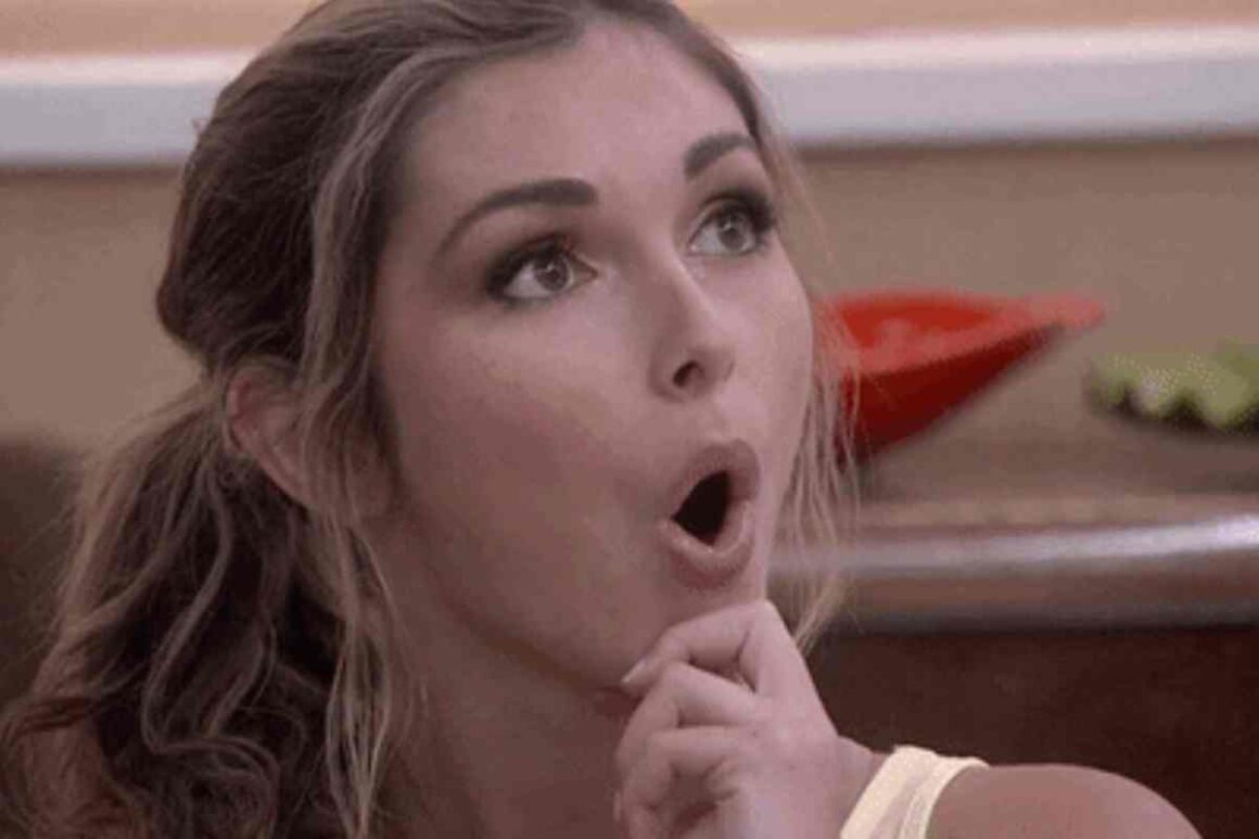 wtf gif_ little girls from the wtf face meme