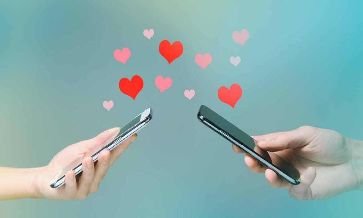 Thoughtful Gifts for Long-Distance Relationships: Bridging the Miles with Meaning